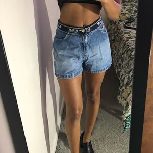 90s mom shorts with b.u.m. Equipment brand logo